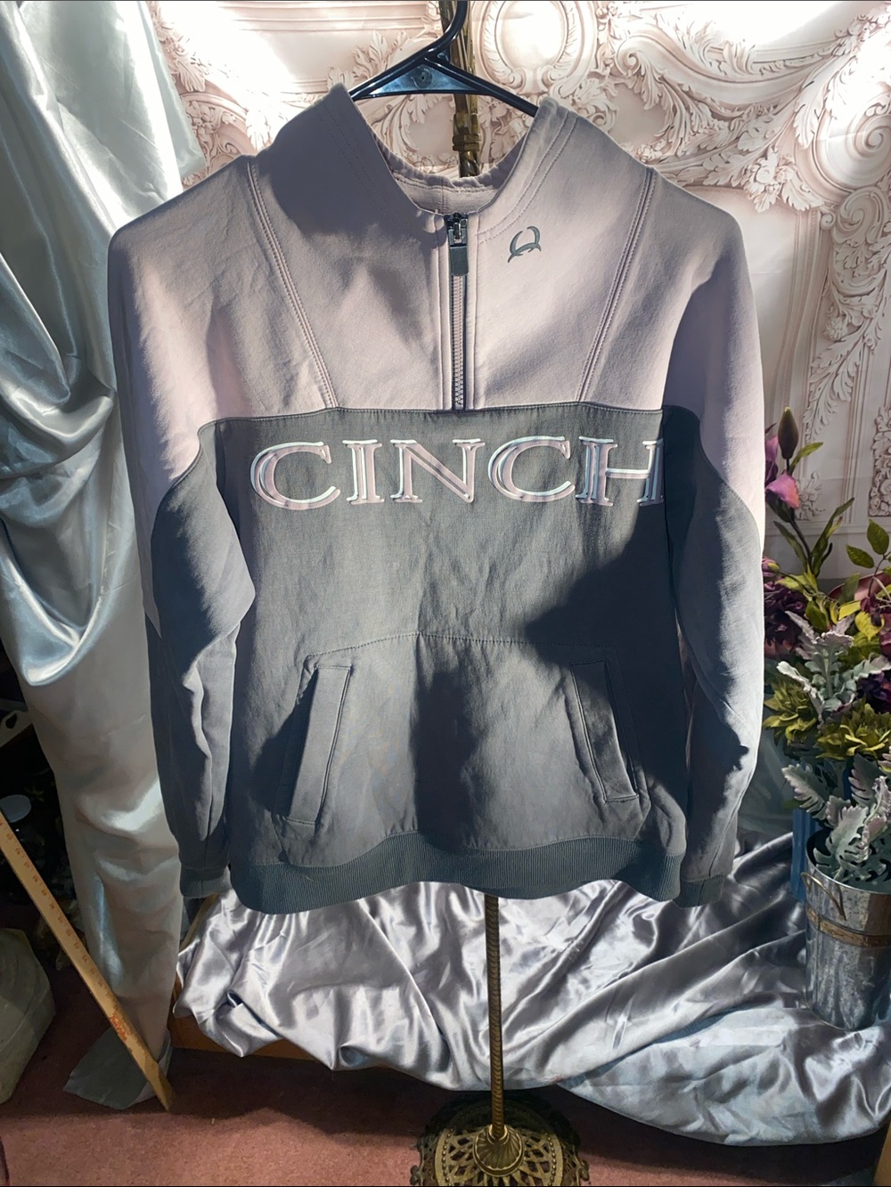 Cinch women’s Two-Tone Gray and Light Lavender Pullover Jacket